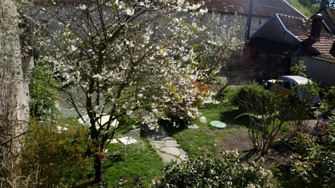 La Grille Fleurie, Chambres D'Hote Chez L'Habitant Arthonnay ภายนอก รูปภาพ
