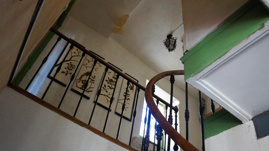 La Grille Fleurie, Chambres D'Hote Chez L'Habitant Arthonnay ภายนอก รูปภาพ